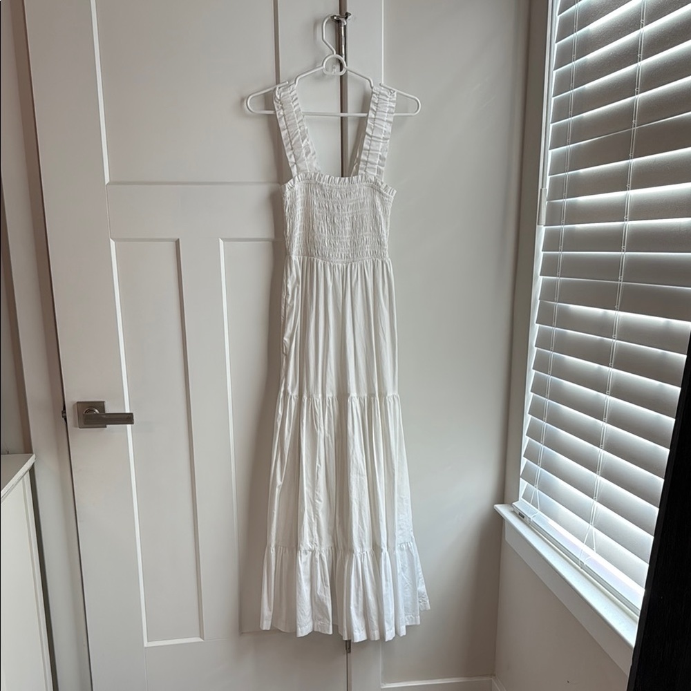 Abercrombie & Fitch White Sleeveless V-Neck Maxi Dress
